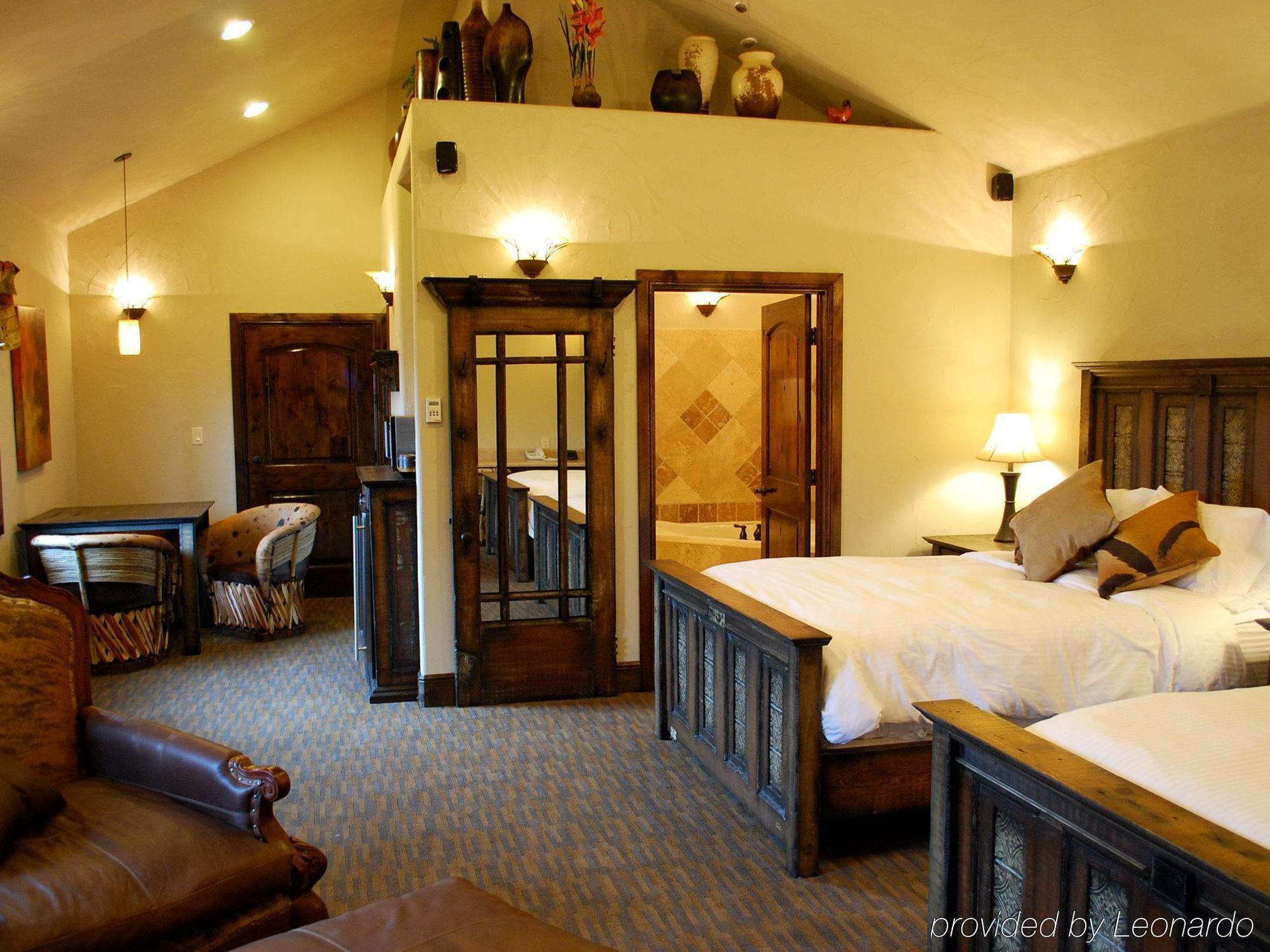 Rustic Creek Ranch Resort At North Jellystone Park Burleson Zewnętrze zdjęcie