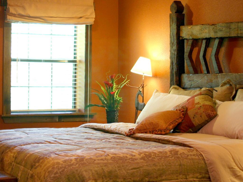 Rustic Creek Ranch Resort At North Jellystone Park Burleson Zewnętrze zdjęcie