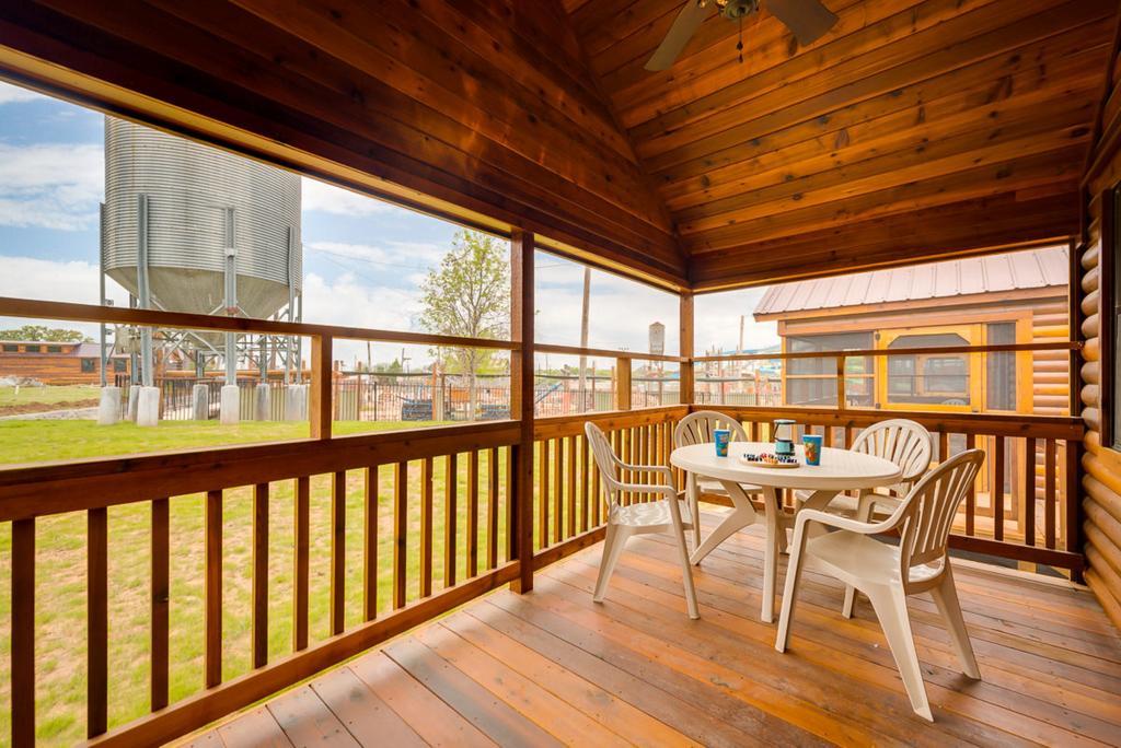 Rustic Creek Ranch Resort At North Jellystone Park Burleson Zewnętrze zdjęcie
