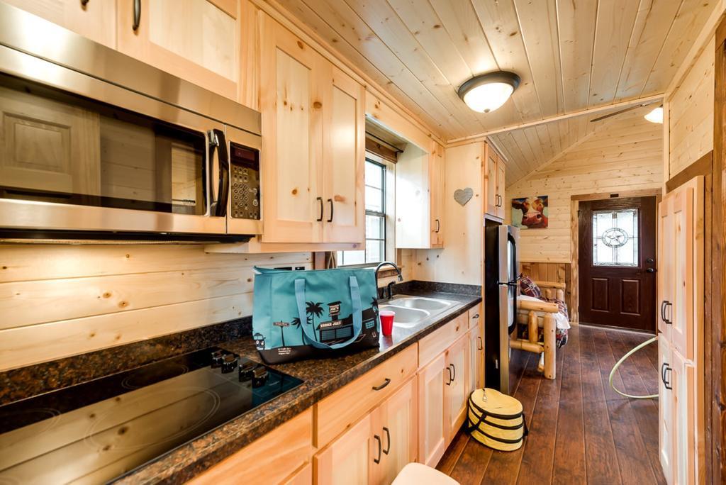 Rustic Creek Ranch Resort At North Jellystone Park Burleson Zewnętrze zdjęcie