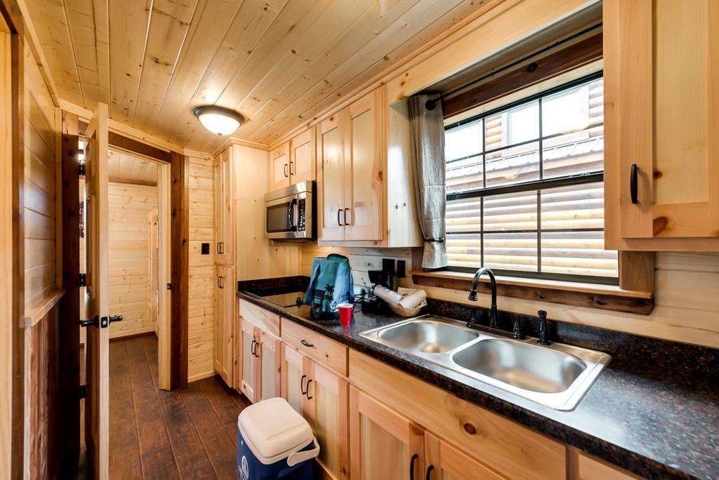 Rustic Creek Ranch Resort At North Jellystone Park Burleson Zewnętrze zdjęcie
