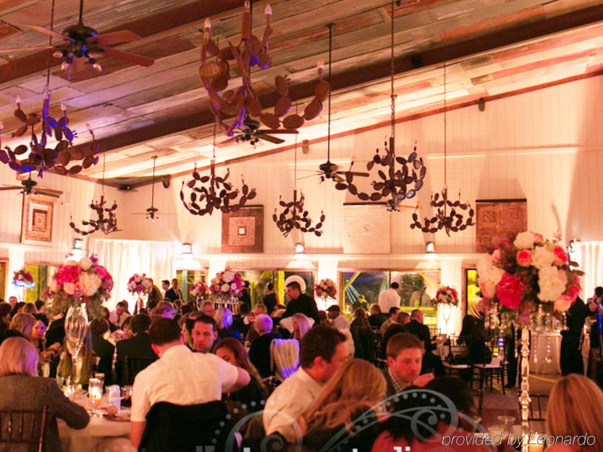 Rustic Creek Ranch Resort At North Jellystone Park Burleson Zewnętrze zdjęcie