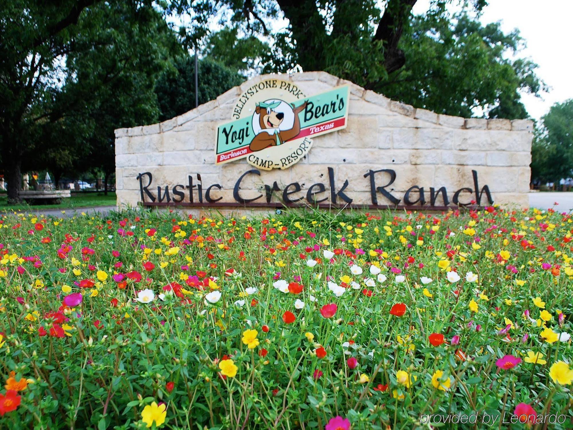 Rustic Creek Ranch Resort At North Jellystone Park Burleson Zewnętrze zdjęcie