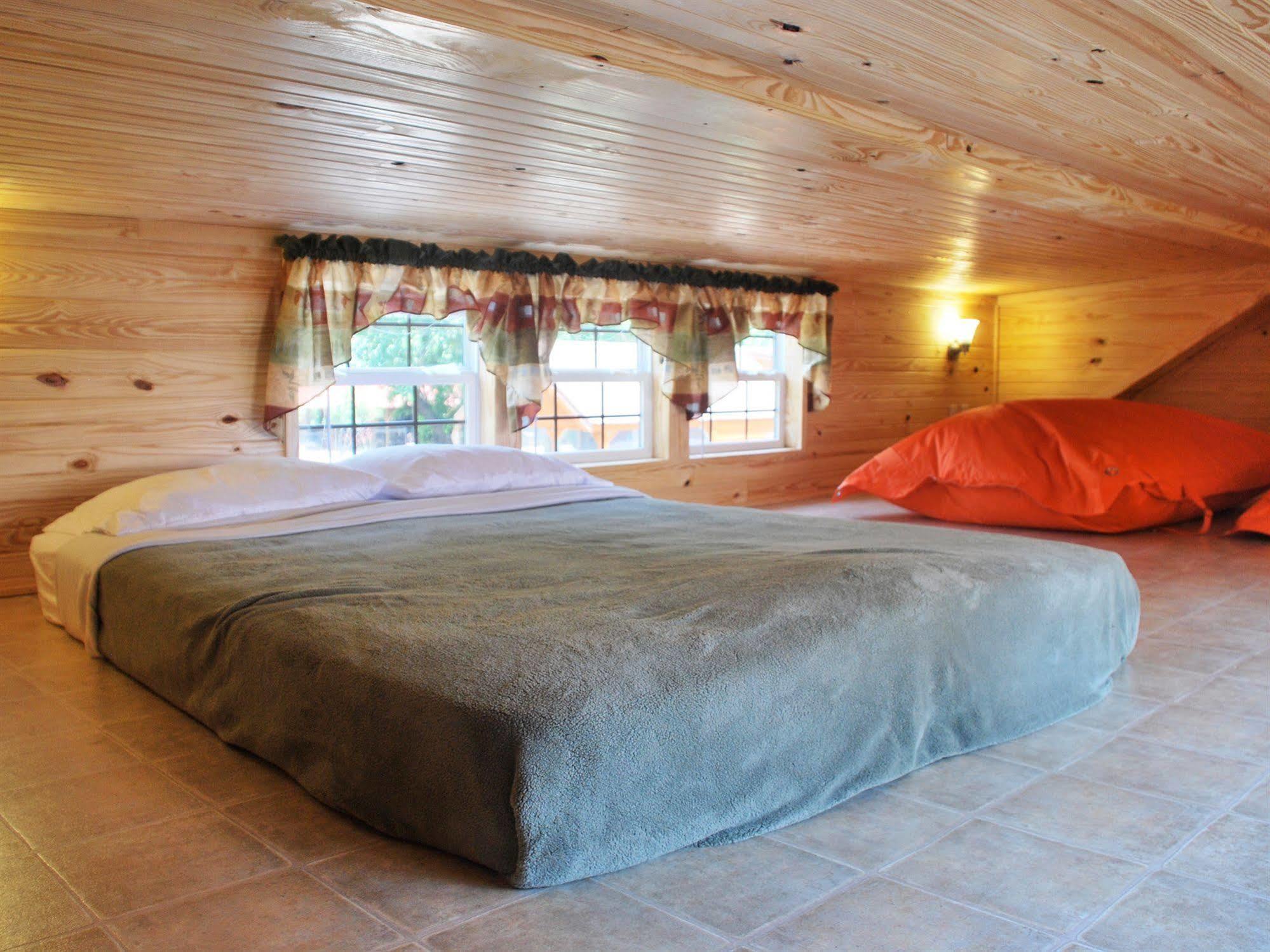 Rustic Creek Ranch Resort At North Jellystone Park Burleson Zewnętrze zdjęcie